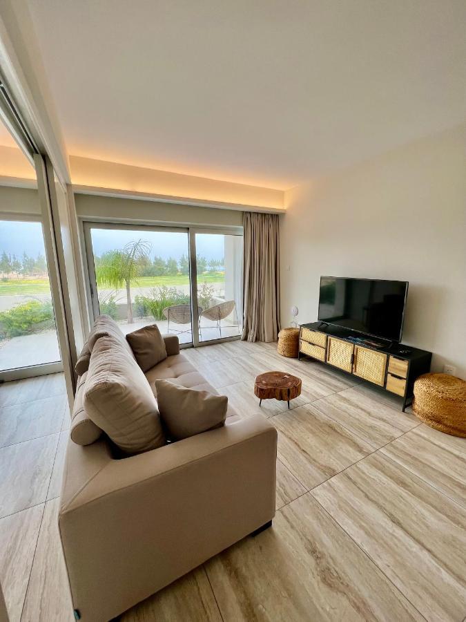 Emerald Suites Protaras Buitenkant foto