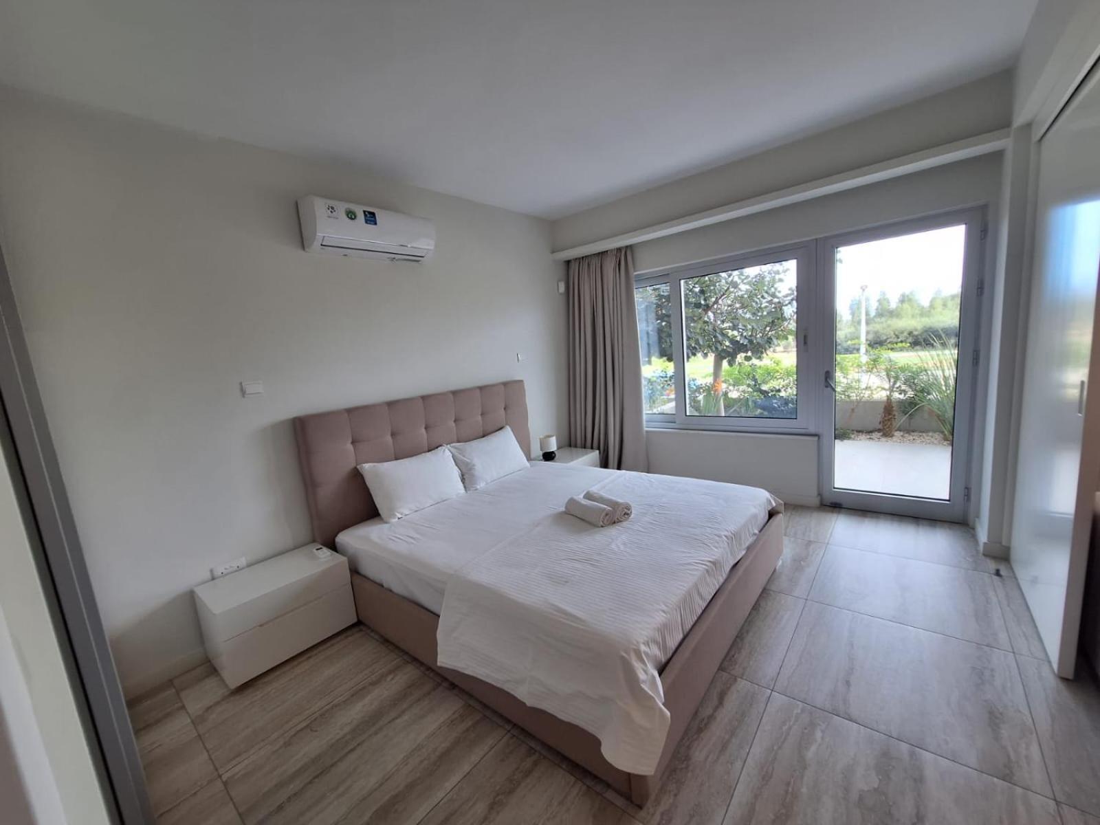 Emerald Suites Protaras Buitenkant foto