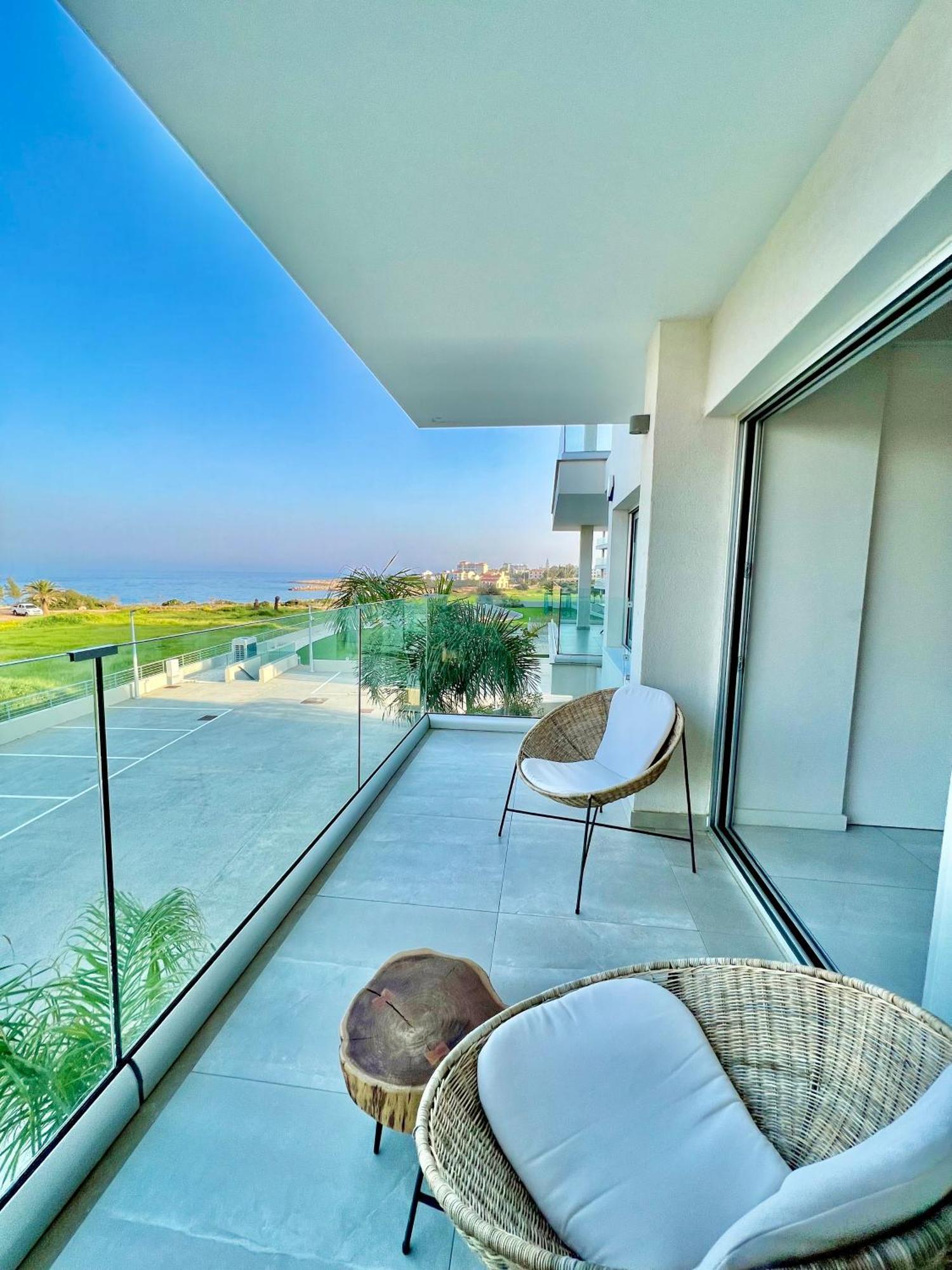Emerald Suites Protaras Buitenkant foto