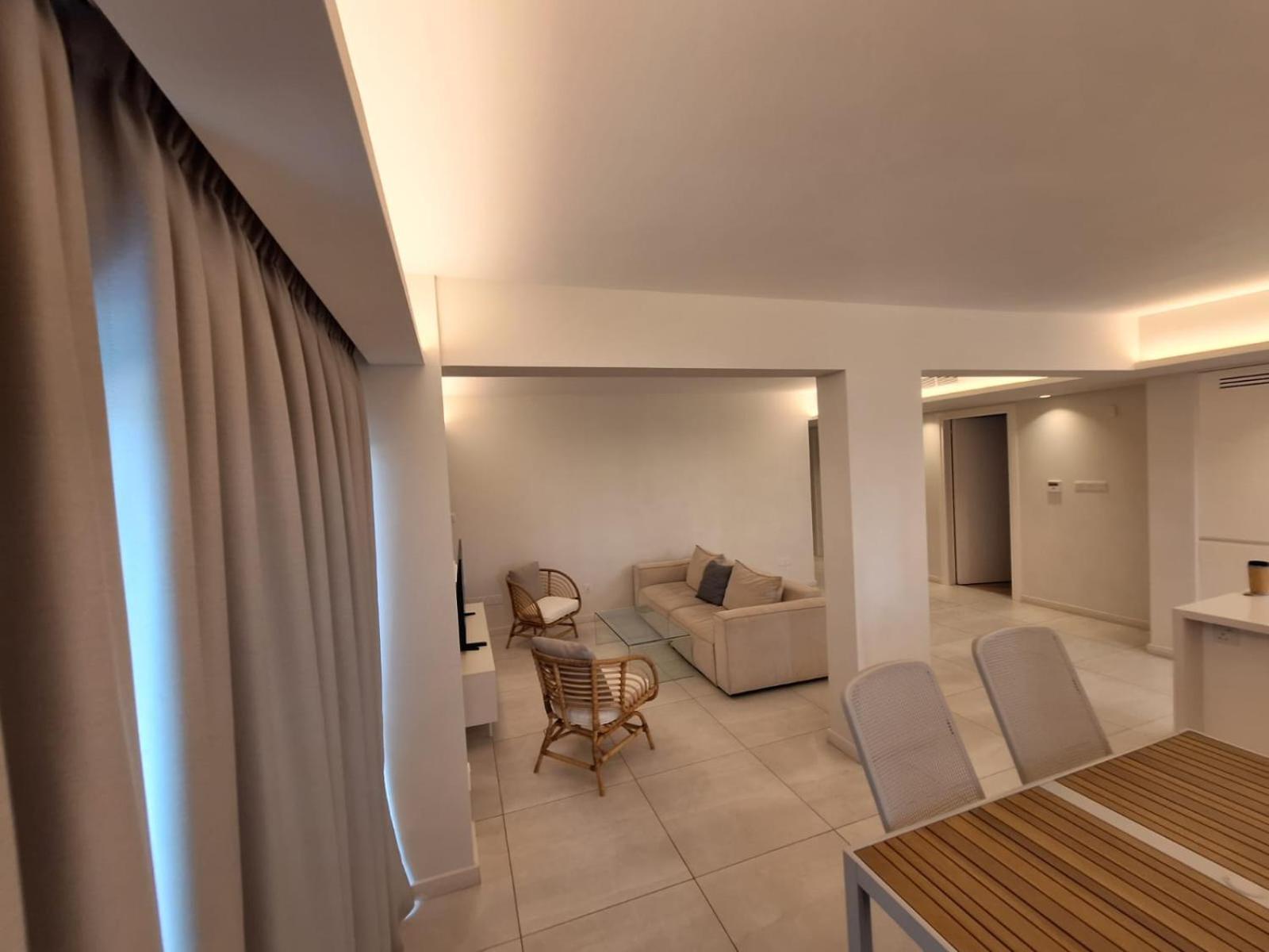 Emerald Suites Protaras Buitenkant foto